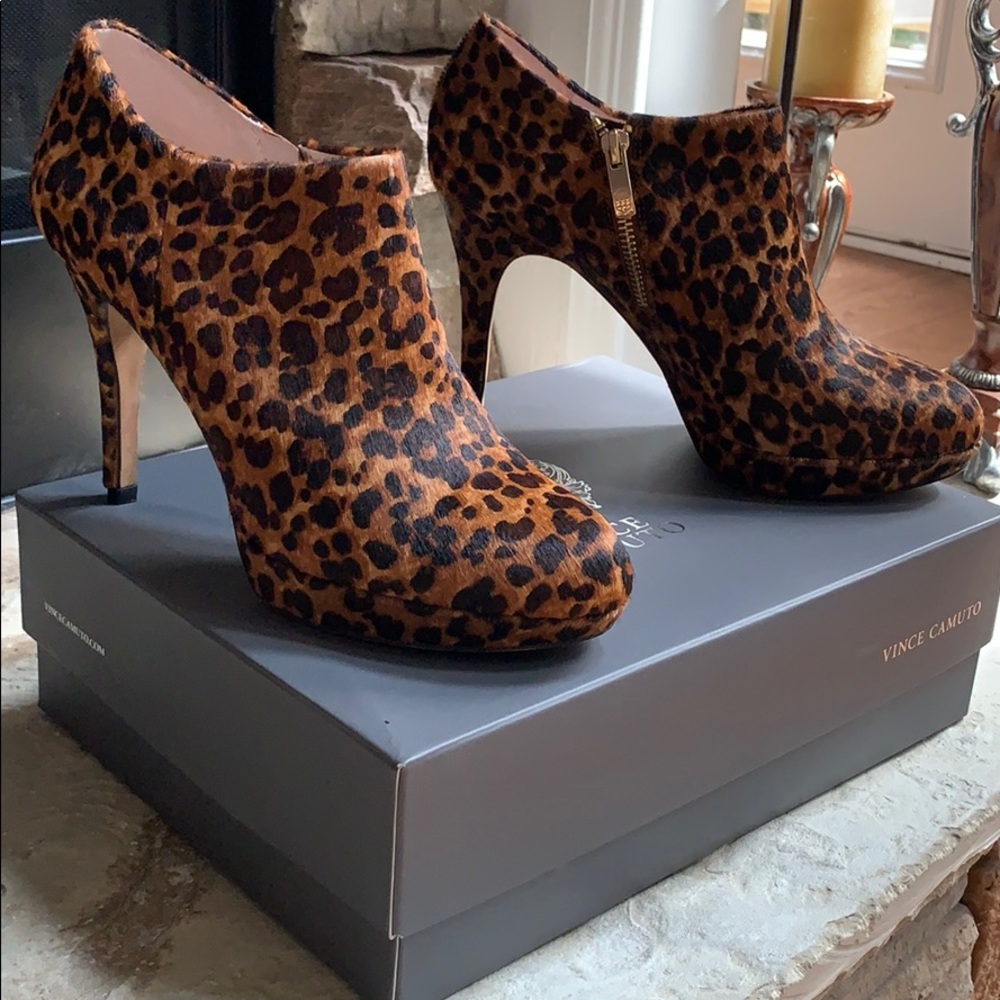 Vince camuto booties
